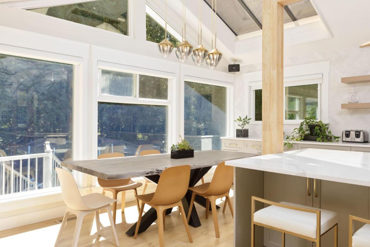 Beautiful Villa With Heated Pool Hot Tub By Forest North Vancouver Exterior foto