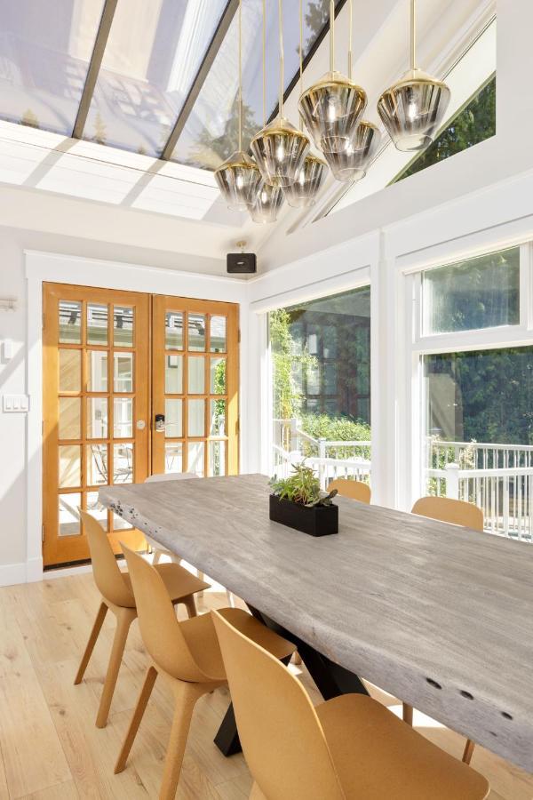 Beautiful Villa With Heated Pool Hot Tub By Forest North Vancouver Exterior foto
