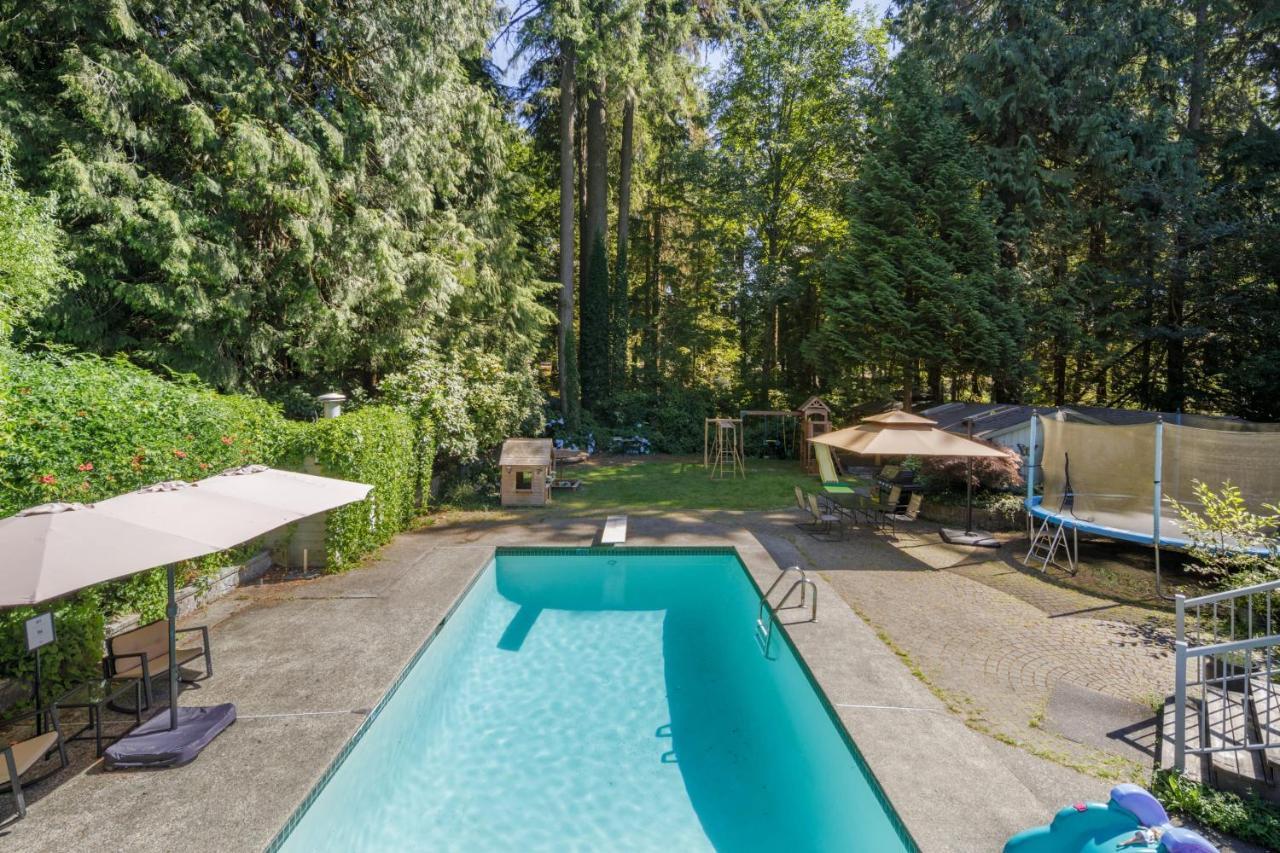 Beautiful Villa With Heated Pool Hot Tub By Forest North Vancouver Exterior foto