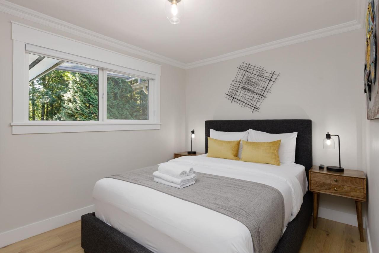 Beautiful Villa With Heated Pool Hot Tub By Forest North Vancouver Exterior foto