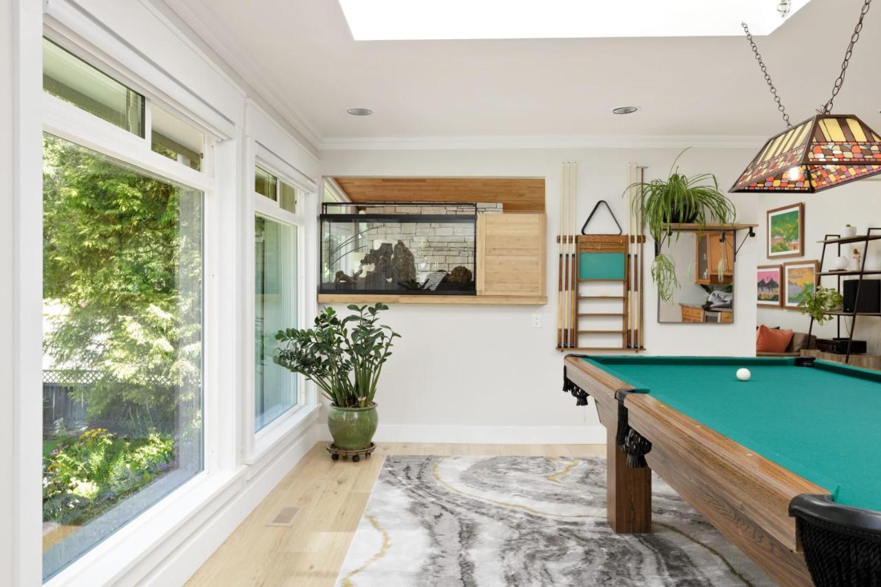 Beautiful Villa With Heated Pool Hot Tub By Forest North Vancouver Exterior foto